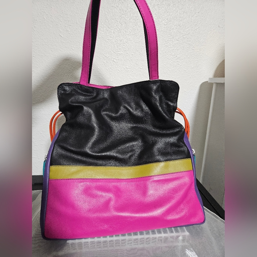 Glossy Pink and Black Tote Bag with Modern Design
